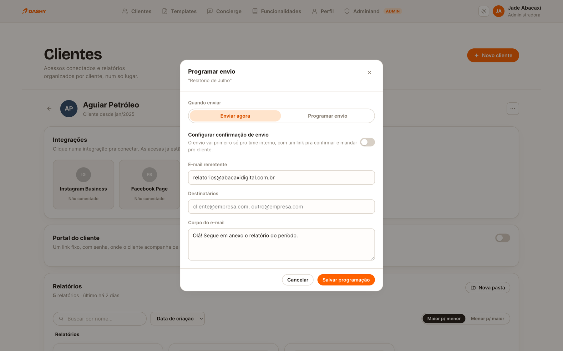 Janela de programação de envio do relatório com remetente, destinatários e corpo do e-mail